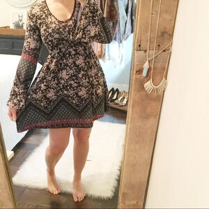 XHILARATION small boho bell sleeve floral dress
